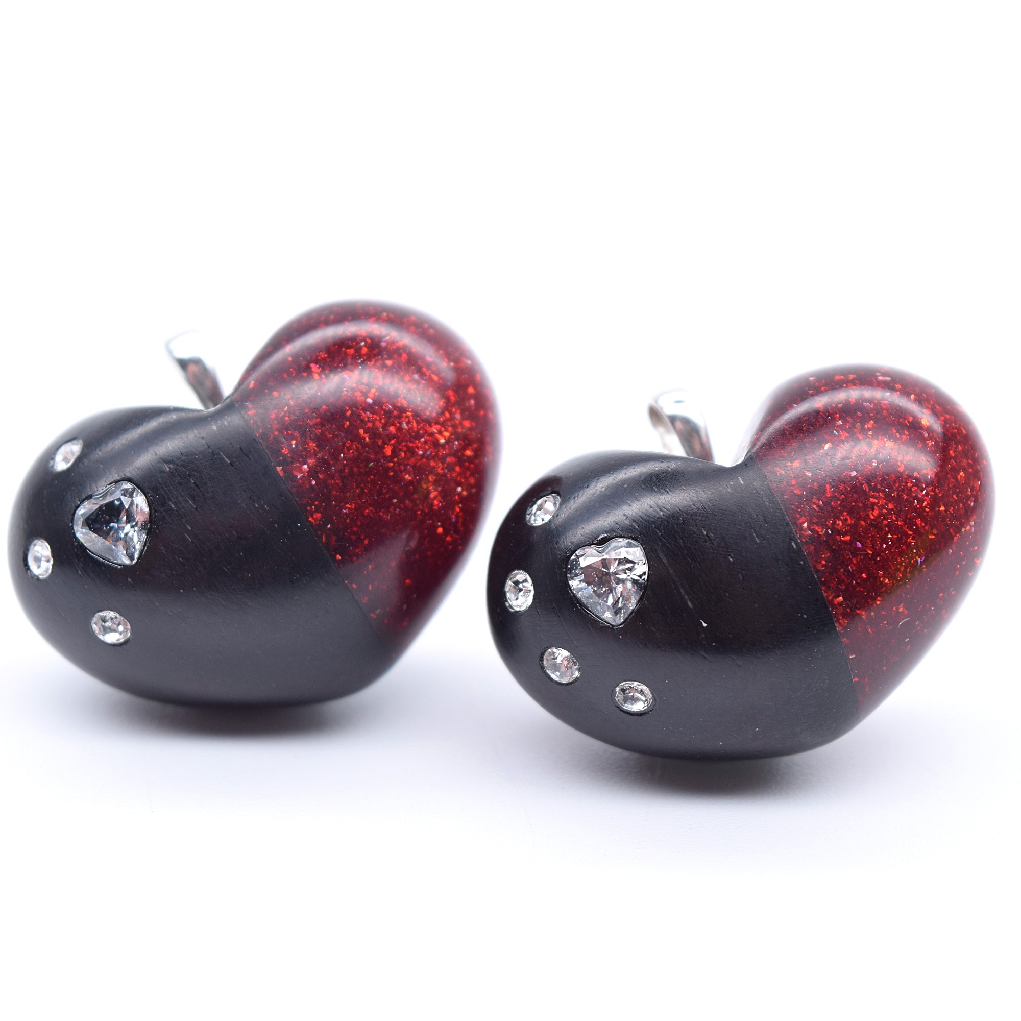 Heart in wood and resin