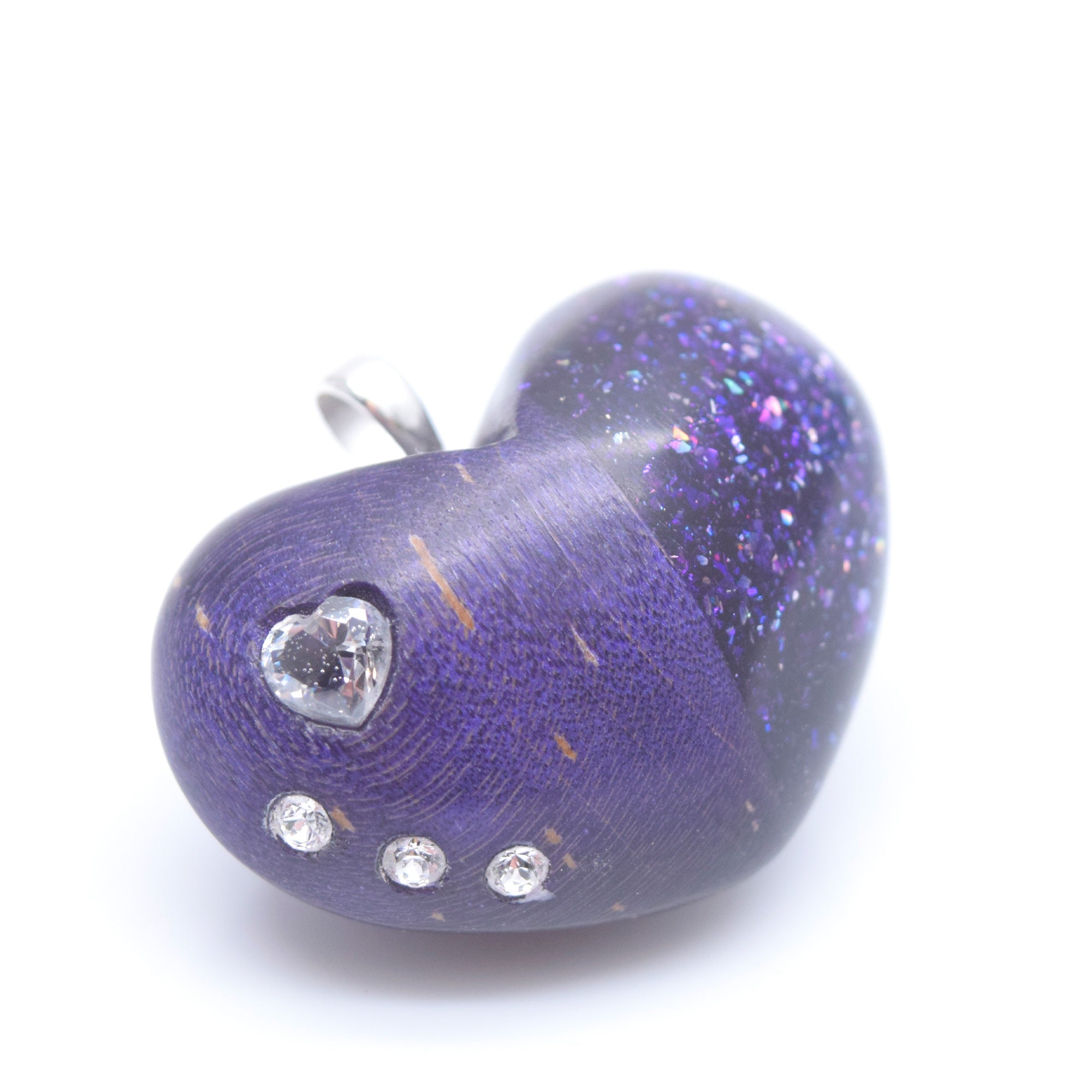 Heart in wood and resin