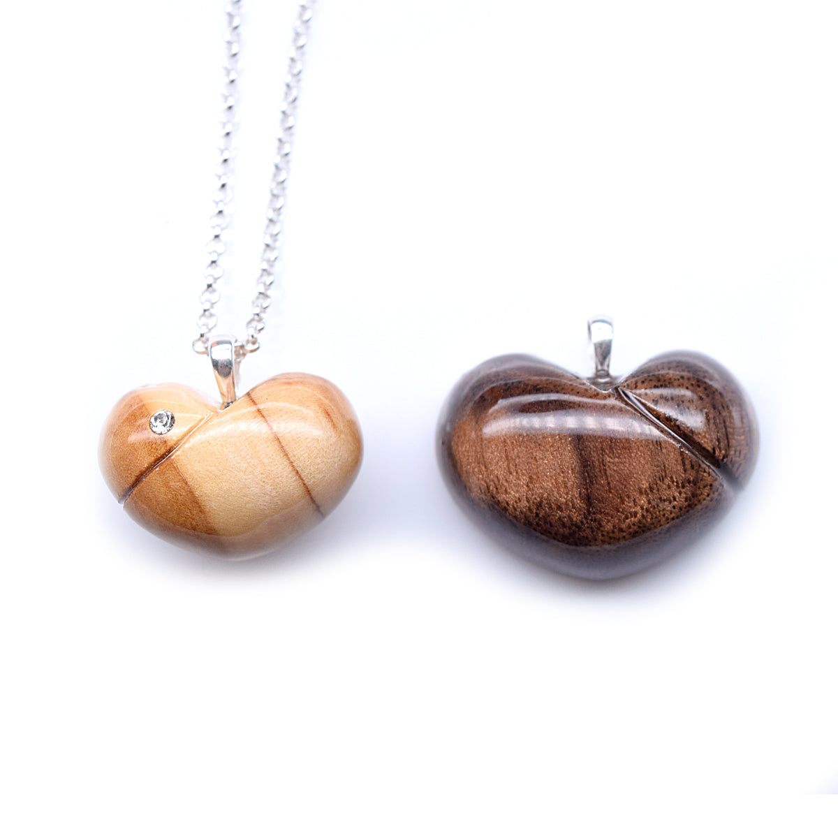 Pendentif coeur en bois + poussière de cendre