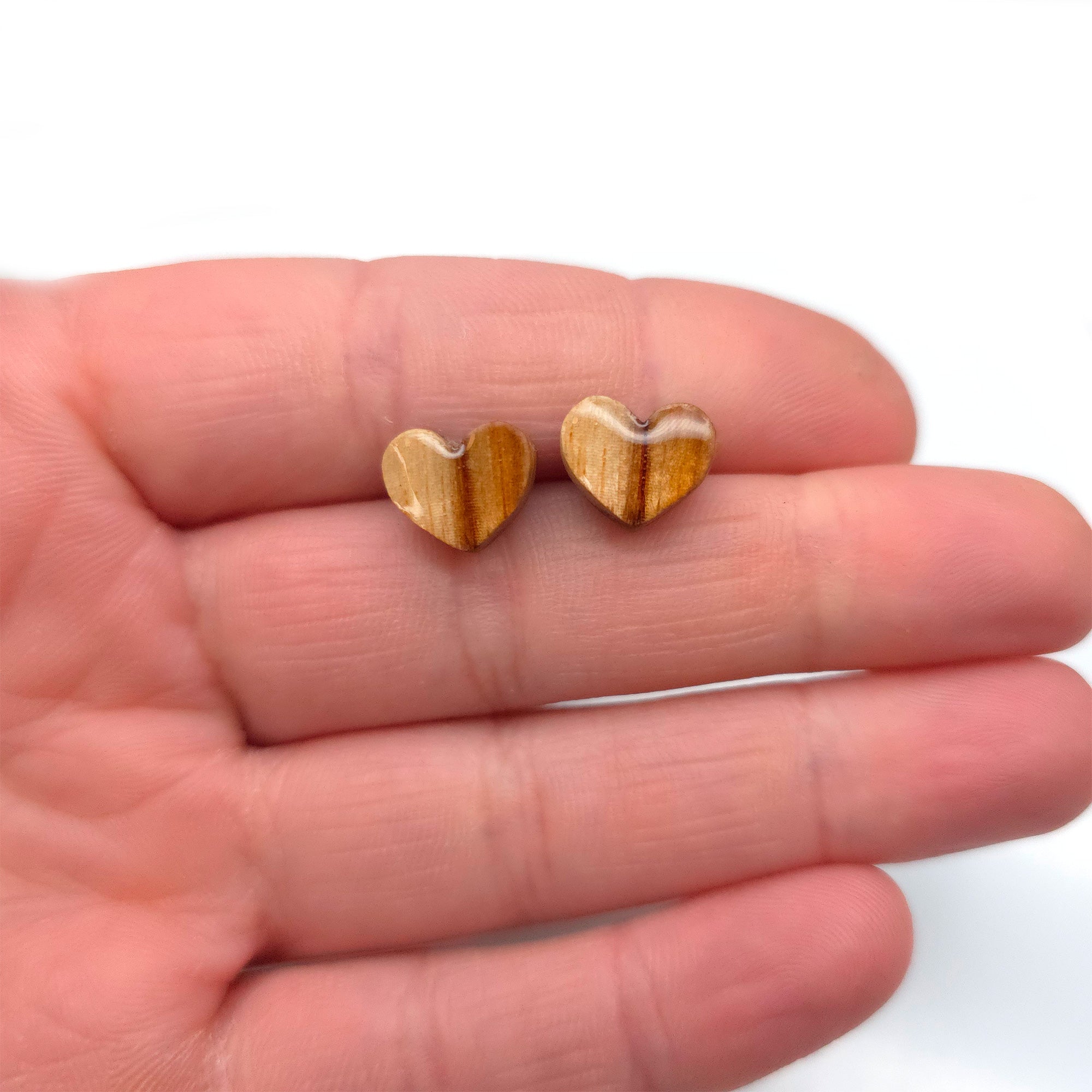 Boucles d'oreilles coeurs en bois de canarywood