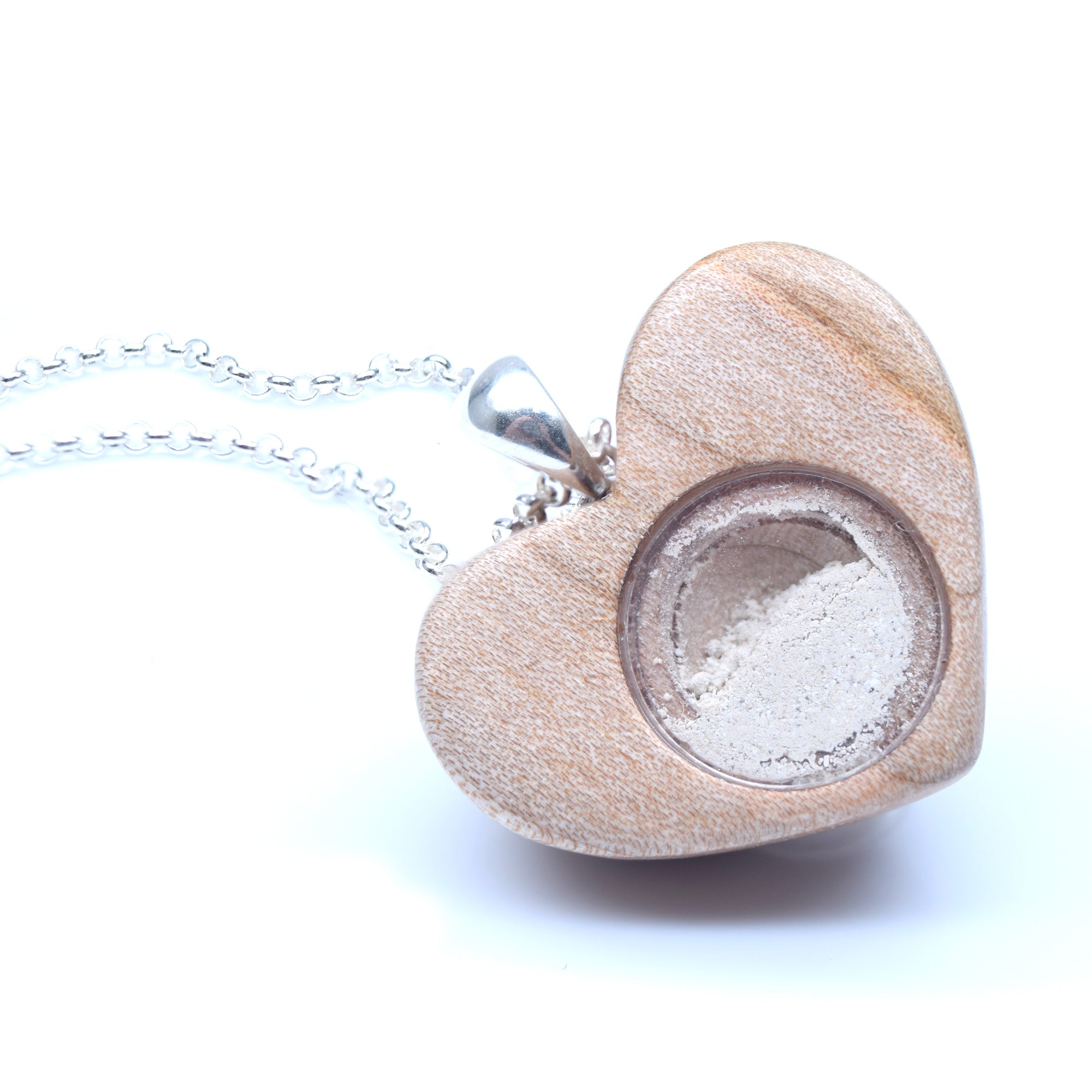 Pendentif coeur en bois + poussière de cendre apparente