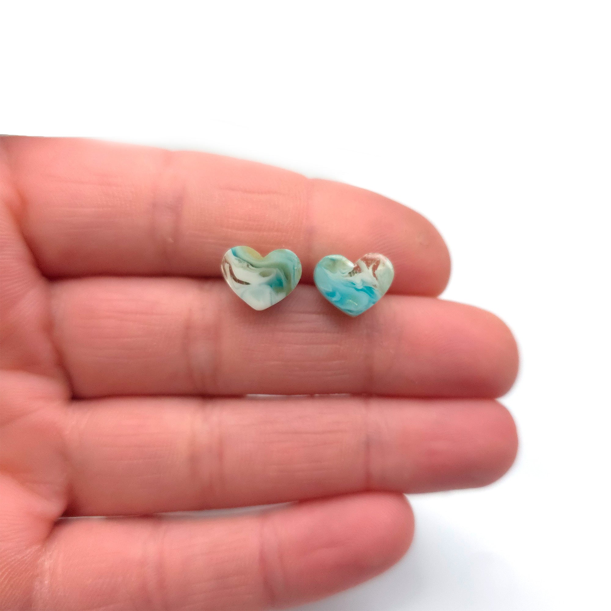 Boucles d'oreilles coeurs en résine océan